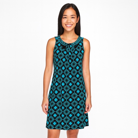 Magnolia Grace Dresses & Skirts - Little Black Dress with Pop of Color Sleeveless  Dress Size M Shift Sheath